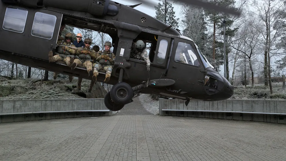 USA attackerar skolköket  tar all olja